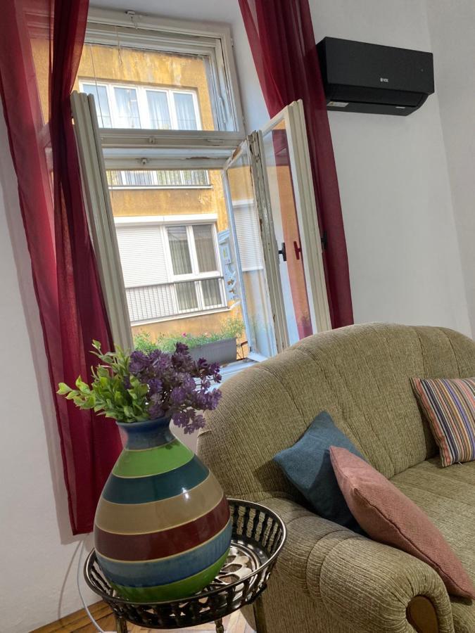 Nf'S Home Lovely Apartment In Heart Of سراييفو المظهر الخارجي الصورة